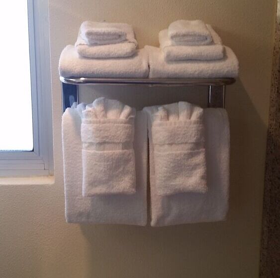 غرفة قياسية سرير ملكى, Quality Inn & Suites Anaheim At The Park