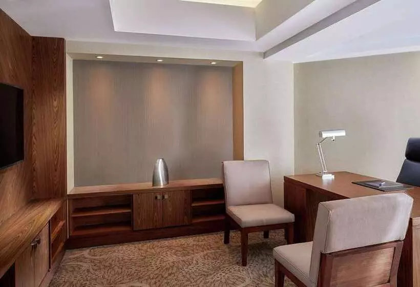 スイート, Ramses Hilton