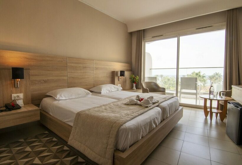 اتاق خانوادگی با چشمانداز دریا, Riadh Palms Resort & Spa