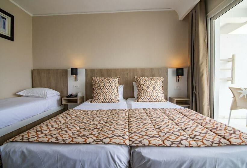 اتاق خانوادگی با چشمانداز دریا, Riadh Palms Resort & Spa