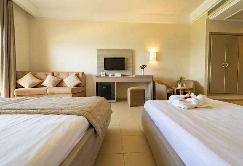 اتاق خانوادگی با چشمانداز دریا, Riadh Palms Resort & Spa