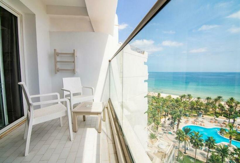 اتاق استاندارد چهار تخته با چشم‌انداز دریا, Riadh Palms Resort & Spa