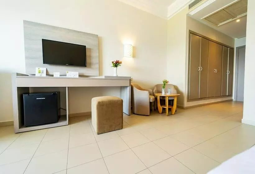 اتاق استاندارد چهار تخته با چشم‌انداز دریا, Riadh Palms Resort & Spa