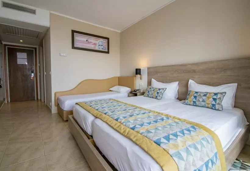 Triple Room Sea View, Riadh Palms Resort & Spa