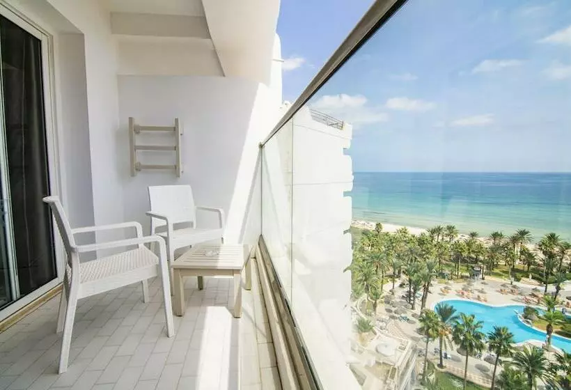 اتاق استاندارد با چشم‌انداز دریا, Riadh Palms Resort & Spa