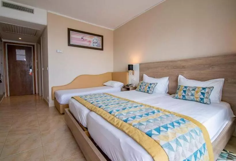 Triple Room Sea View, Riadh Palms Resort & Spa