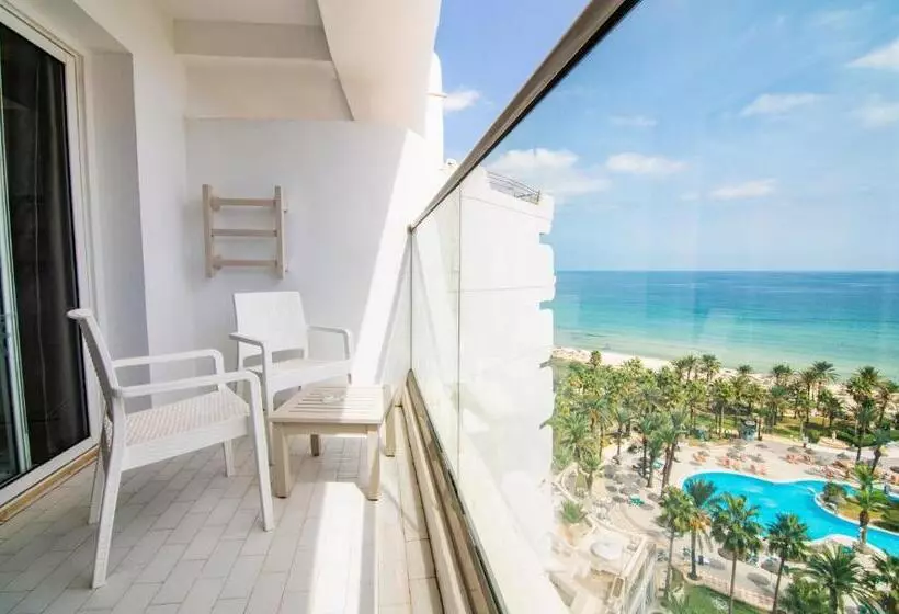 اتاق استاندارد یک نفره با چشم‌انداز دریا, Riadh Palms Resort & Spa