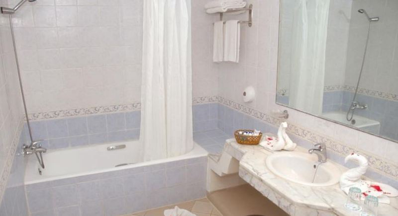 اتاق استاندارد چهار تخته با چشمانداز دریا, Riadh Palms Resort & Spa