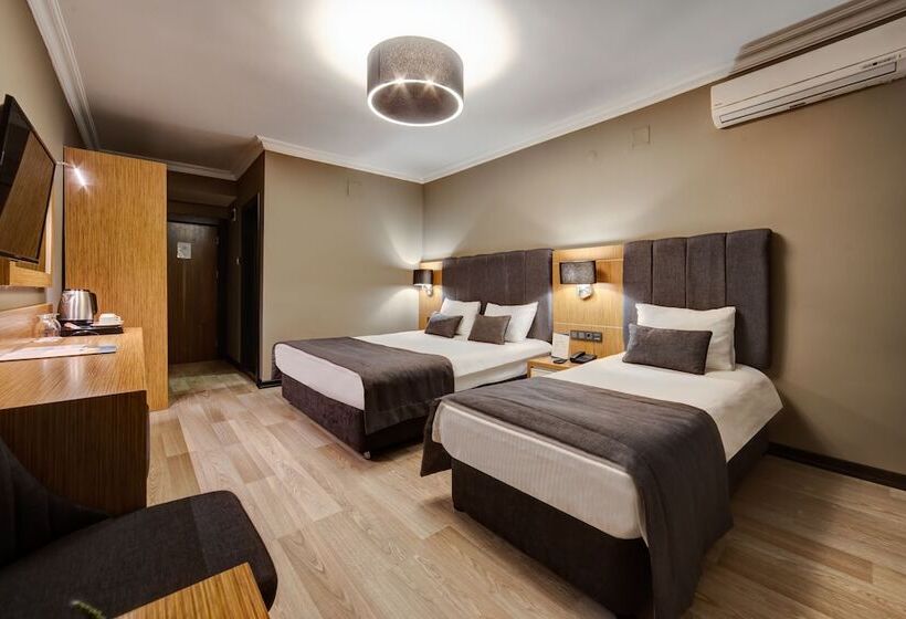 标准三人间, Sahil Martı