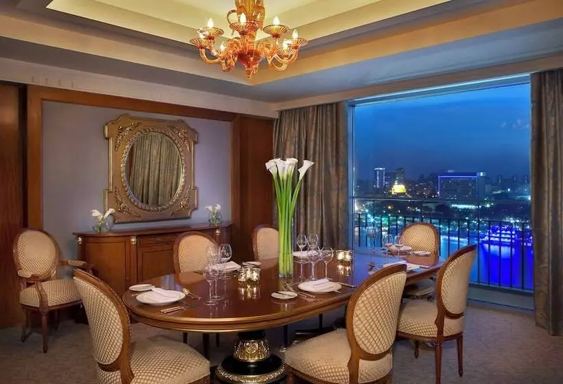 سوئیت رویال, The Nile Ritz Carlton
