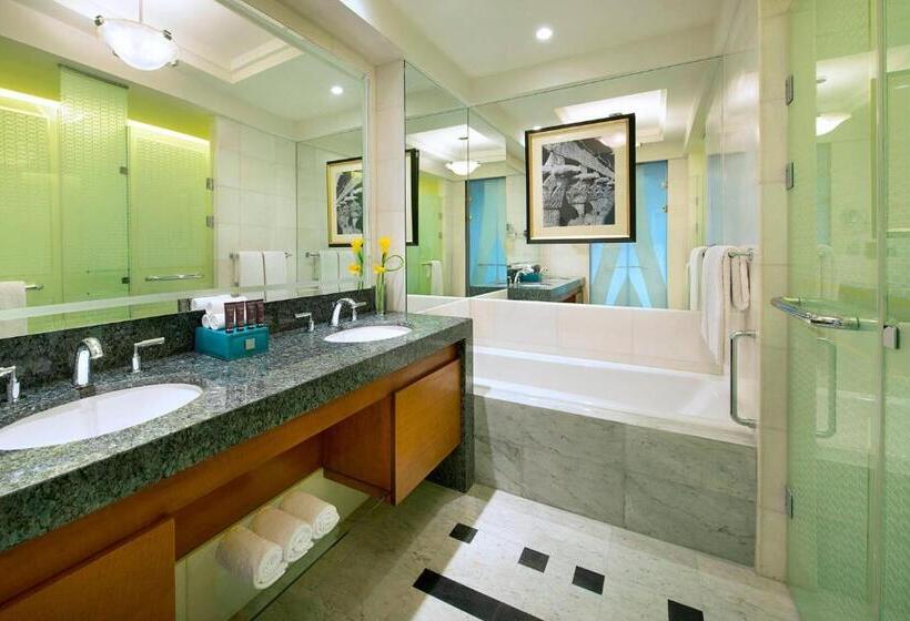 带大床的俱乐部房间, The Nile Ritz Carlton