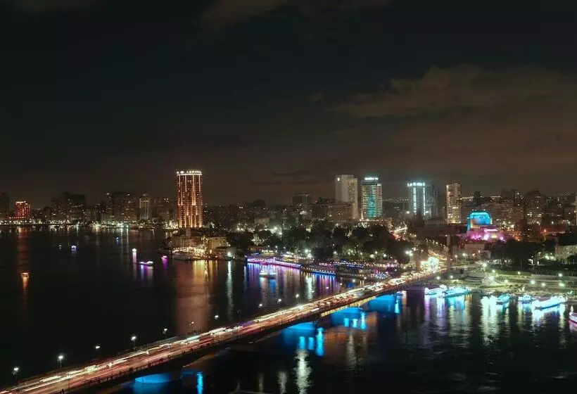 سوئیت رویال, The Nile Ritz Carlton