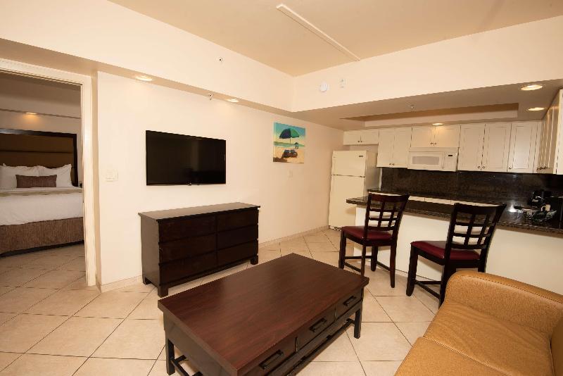 جناح, Best Western Plus Beach Resort