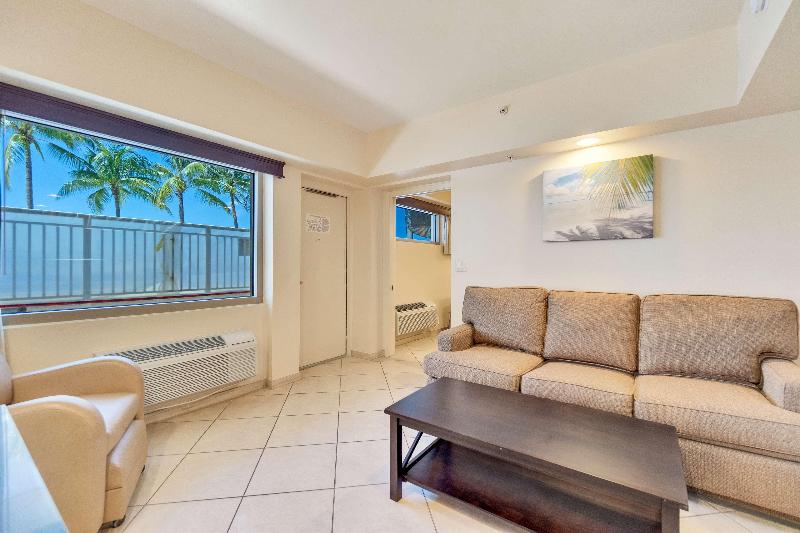 جناح, Best Western Plus Beach Resort