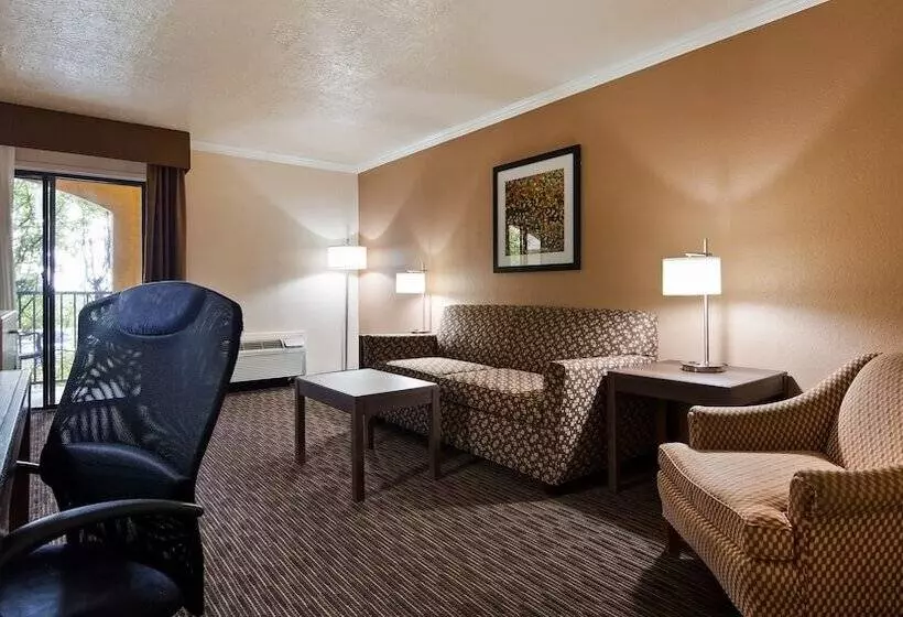 سوییت, Best Western Airport Albuquerque Innsuites Hotel & Suites