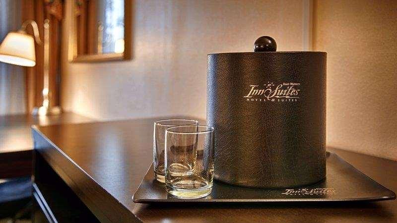 带大床的套房, Best Western Airport Albuquerque Innsuites Hotel & Suites