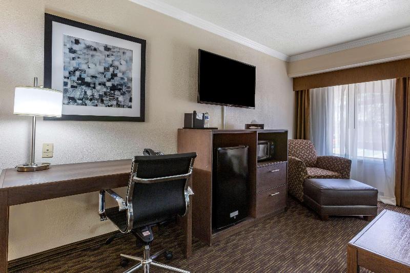 带大床的套房, Best Western Airport Albuquerque Innsuites Hotel & Suites