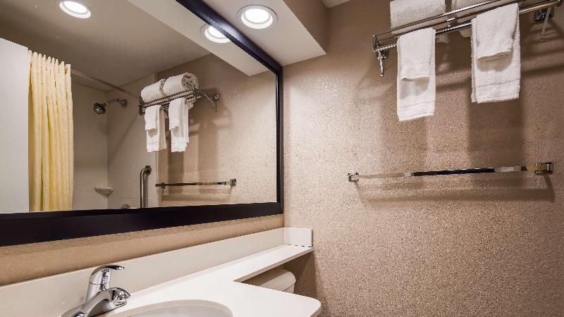 غرفة قياسية سرير كينج, Best Western Gateway Adirondack Inn