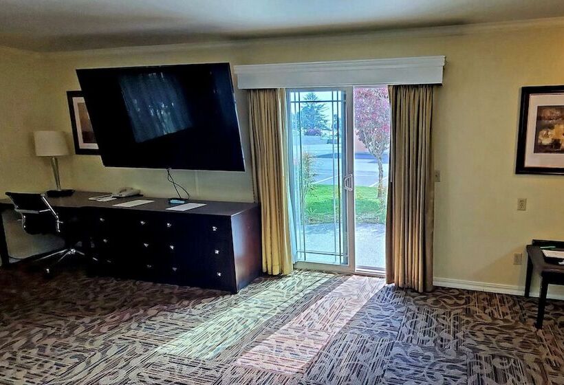 غرفة عائلية, Best Western Plus Northwoods Inn