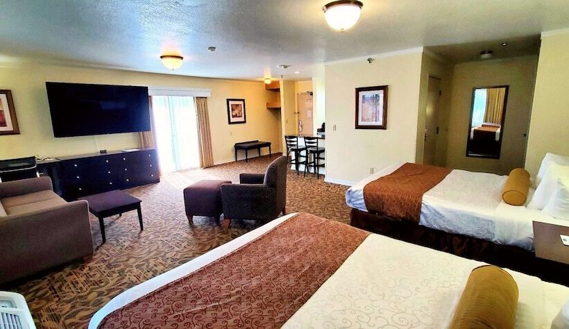 غرفة عائلية, Best Western Plus Northwoods Inn