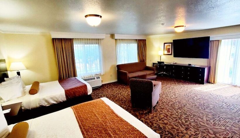 غرفة عائلية, Best Western Plus Northwoods Inn