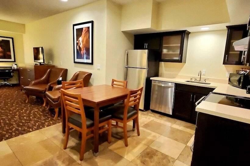스탠다드 룸 더블 침대 2개, Best Western Plus Northwoods Inn