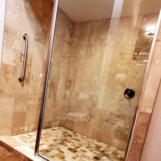 غرفه قياسيه سريرين مزدوجين, Best Western Plus Northwoods Inn