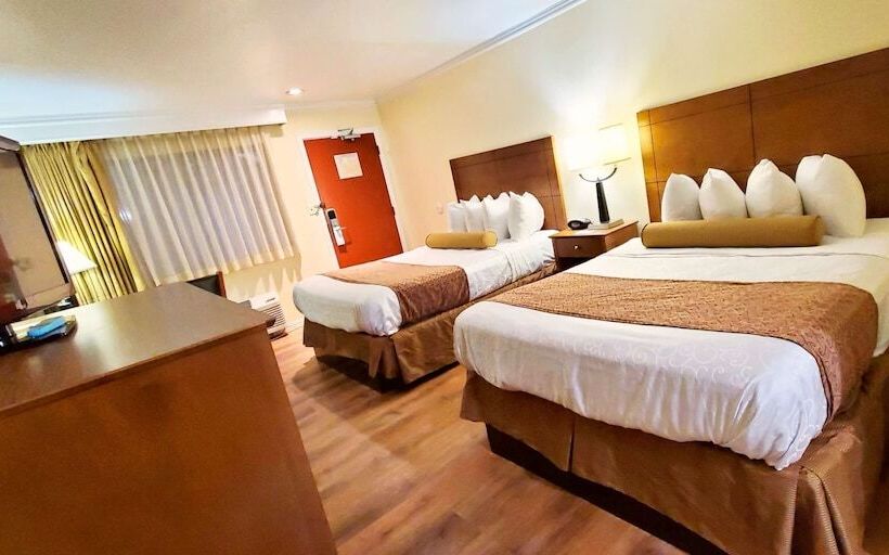 غرفه قياسيه سريرين مزدوجين, Best Western Plus Northwoods Inn