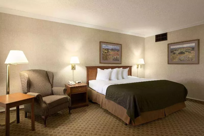 キングサイズベッドのスタンダードルーム, Days Inn & Suites By Wyndham Trinidad