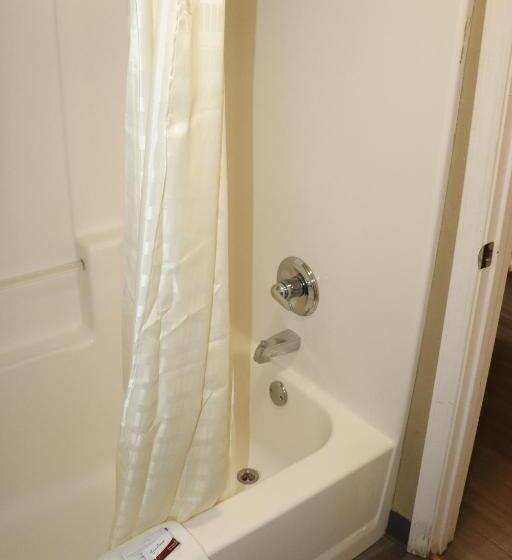 스탠다드 룸, Deluxe Inn Miami Ok