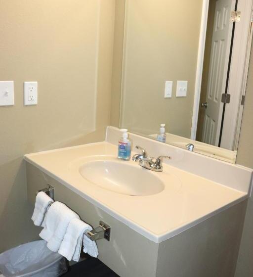 Стандартный Номер Кровать Кинг, Deluxe Inn Miami Ok
