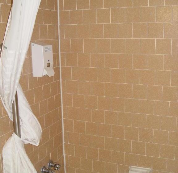 스탠다드 룸 풀장 전망, Clarion Hotel Bakersfield North