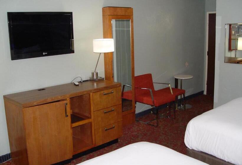 스탠다드 룸 풀장 전망, Clarion Hotel Bakersfield North