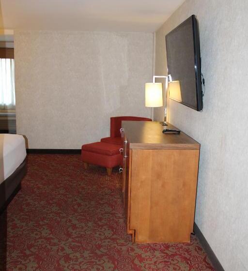 디럭스 룸 킹사이즈 침대, Clarion Hotel Bakersfield North