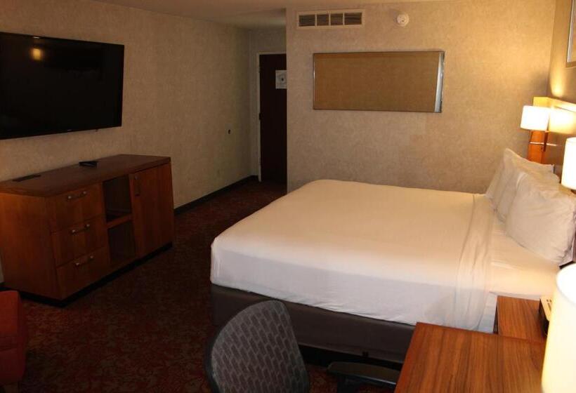 디럭스 룸 킹사이즈 침대, Clarion Hotel Bakersfield North