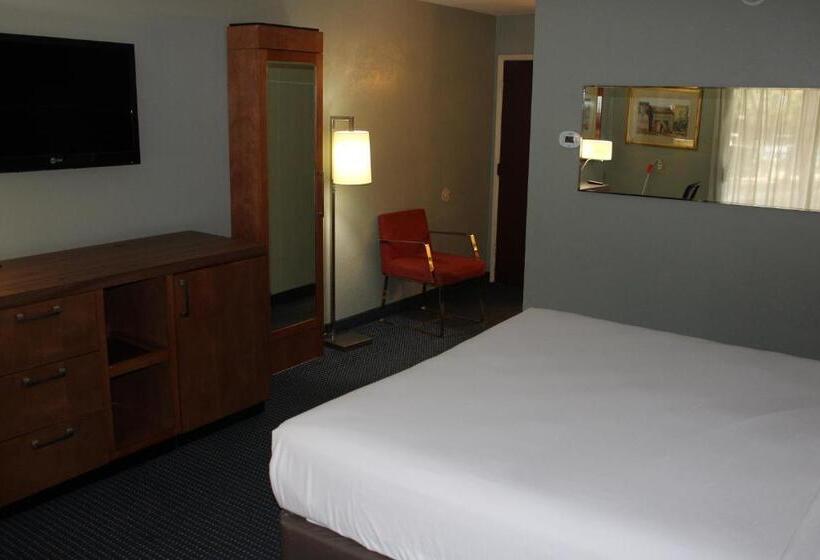 스탠다드 룸 킹사이즈 침대, Clarion Hotel Bakersfield North