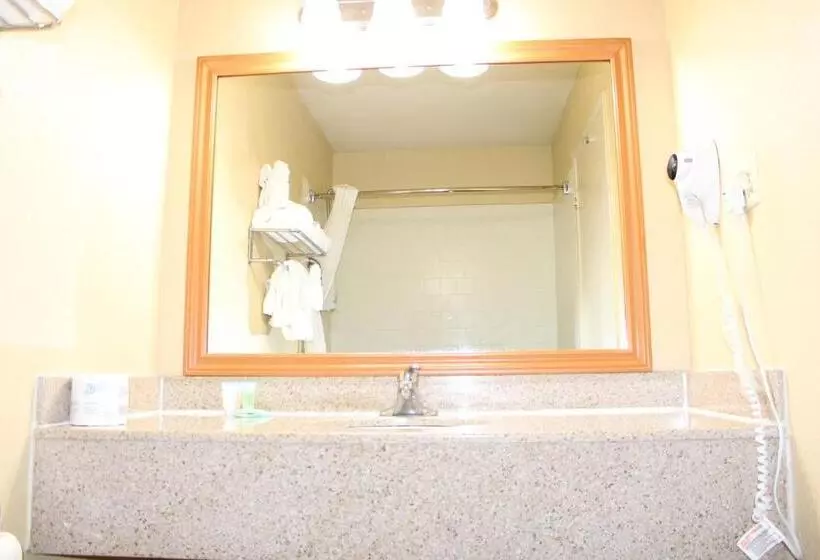 اتاق استاندارد, Clarion Hotel Bakersfield North