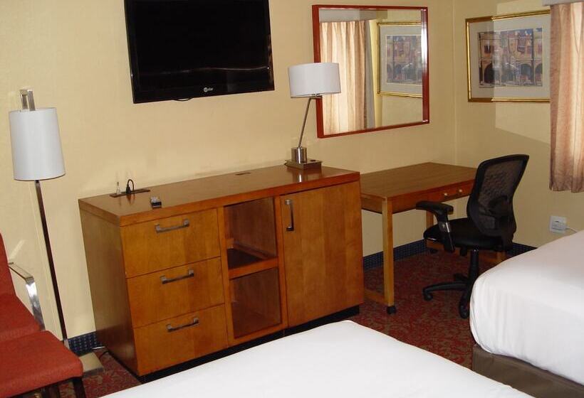 수피리어 룸, Clarion Hotel Bakersfield North