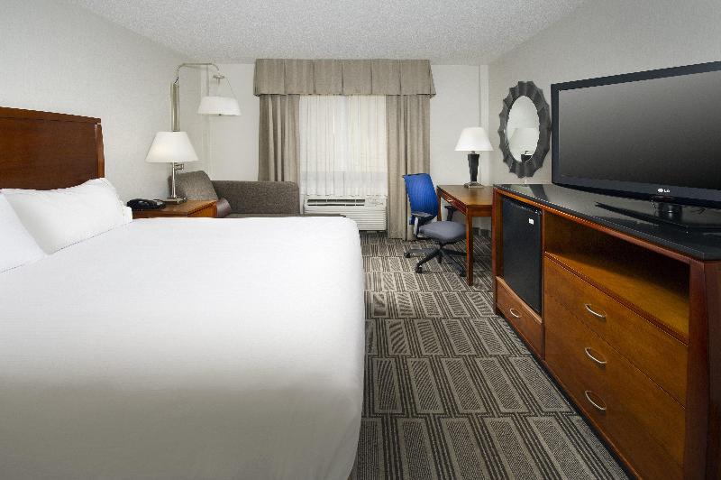 חדר סטנדרט עם מיטת קינג, Holiday Inn Express Baltimore At The Stadiums, An Ihg