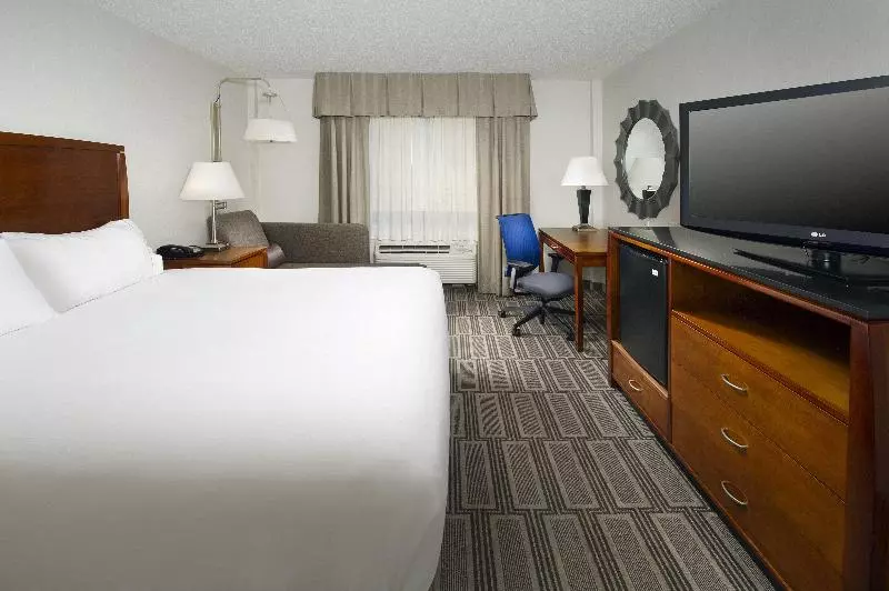キングサイズベッドのスタンダードルーム, Holiday Inn Express Baltimore At The Stadiums, An Ihg