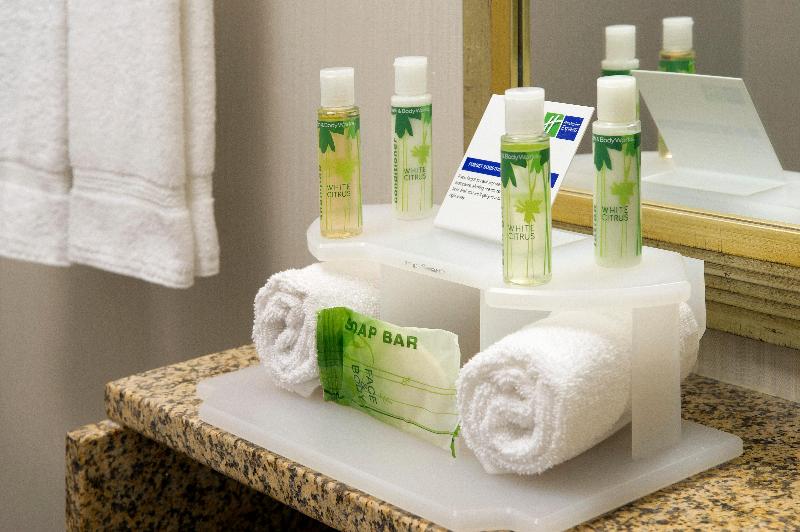 חדר סטנדרט עם מיטת קינג, Holiday Inn Express Baltimore At The Stadiums, An Ihg