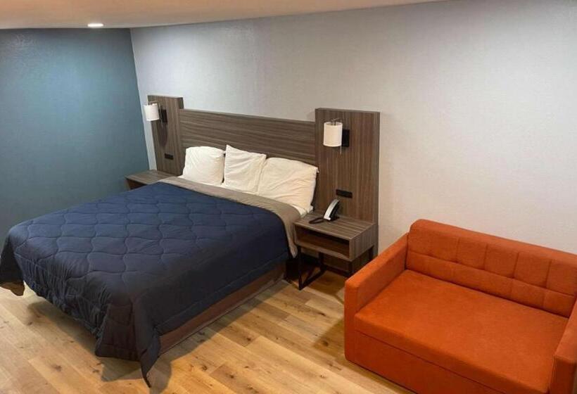 غرفة قياسية سرير كينج لذوى الإحتياجات الخاصة, Rodeway Inn & Suites