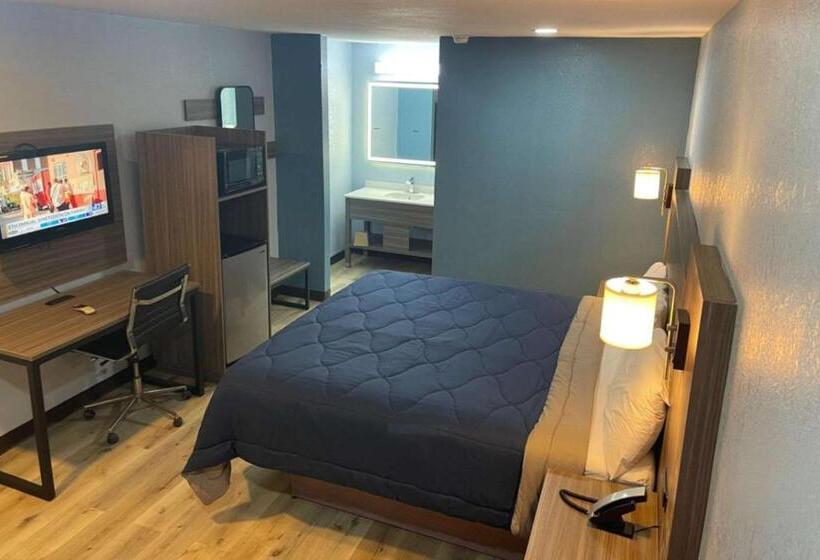 غرفة قياسية سرير كينج لذوى الإحتياجات الخاصة, Rodeway Inn & Suites