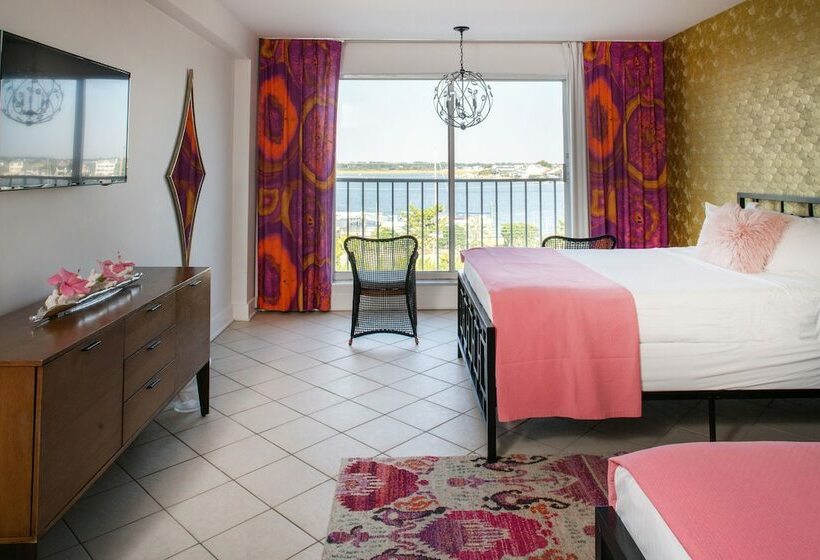 غرفه قياسيه سريرين مزدوجين, Trailborn Surf & Sound