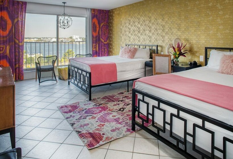 غرفه قياسيه سريرين مزدوجين, Trailborn Surf & Sound