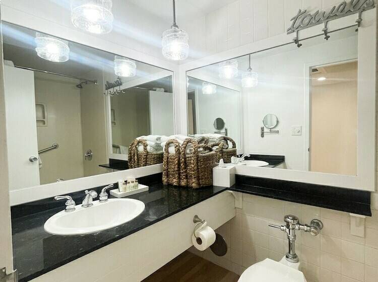 غرفه قياسيه سريرين مزدوجين, Trailborn Surf & Sound