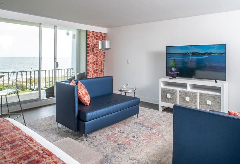 جناح مطلّ علي البحر, Trailborn Surf & Sound