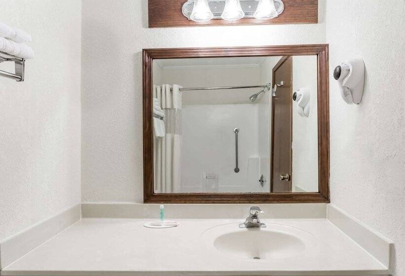 Номер Стандарт 2 Двуспальные Кровати, Baymont By Wyndham Greensboro/coliseum