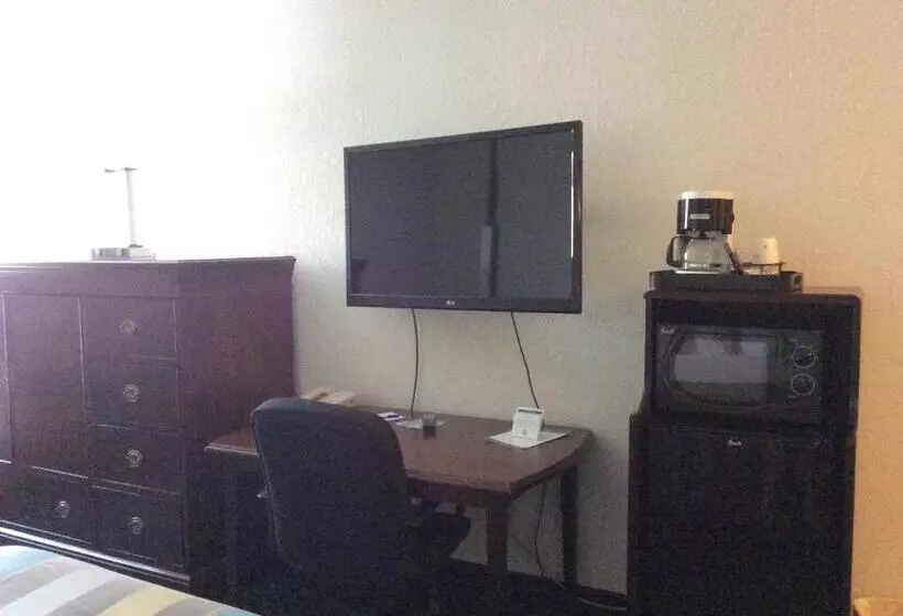 اتاق استاندارد با تخت بزرگ, Baymont By Wyndham Greensboro/coliseum