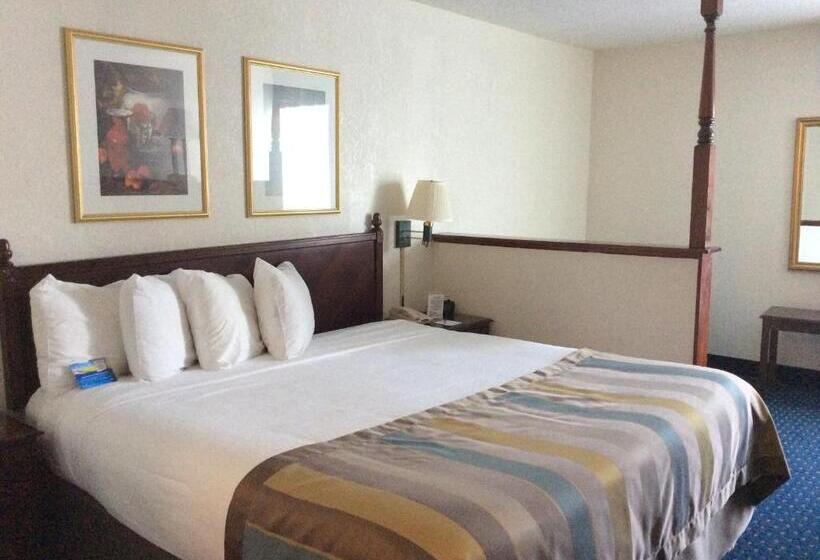 חדר דלוקס עם מיטת קינג, Baymont By Wyndham Greensboro/coliseum